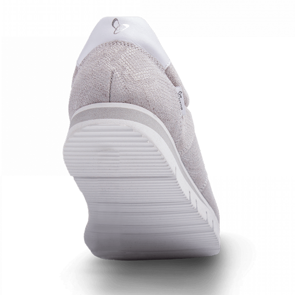 moderner und schöner Gesundheittschuh in Sneaker Optik mit weißer Leichtzellsohle und weißer Schnürung 